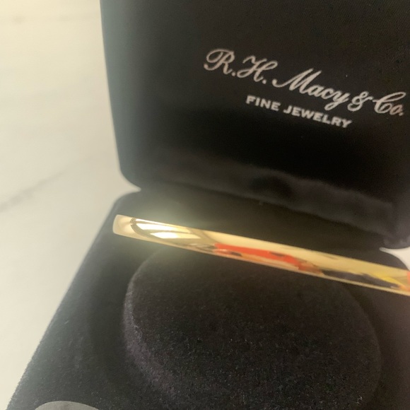 Diamond bangle bracelet - Picture 4 of 5